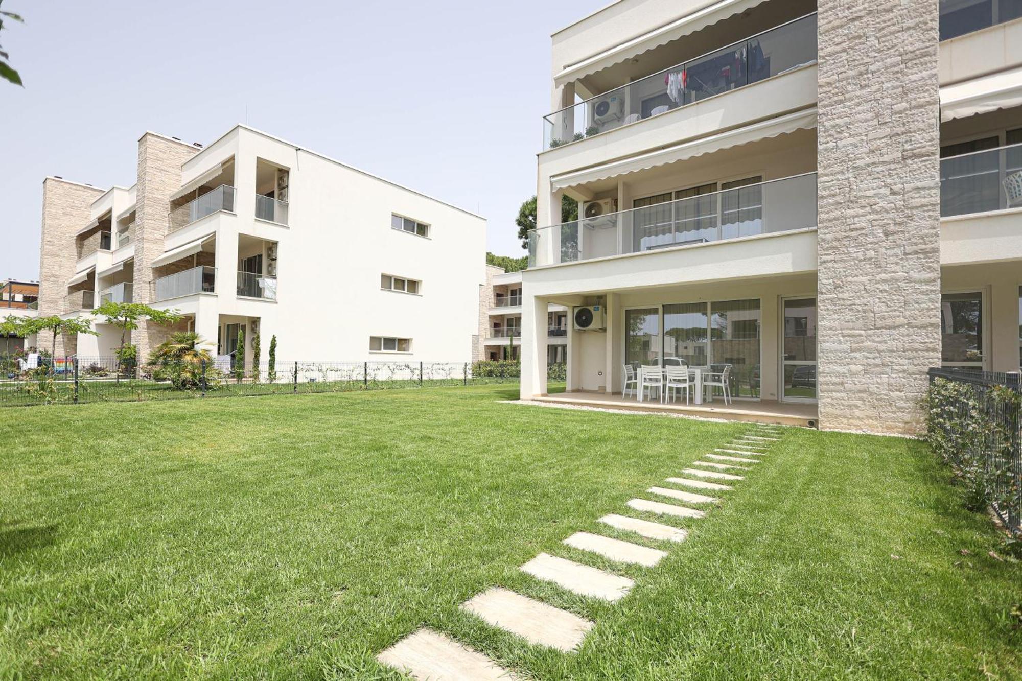Sanpietro Vacation Rentals Plazhi San Pietro Exterior photo